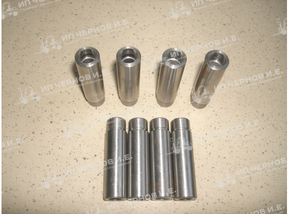 Направляющие втулки  клапанов Д 3900К (комплект)