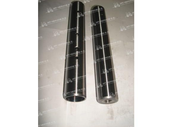 Ось 165х25 кулака RH Mitsubishi FD10-18N Nissan L01 под датчик 91B43-23200