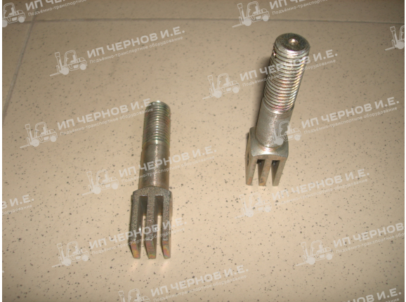 Болт цепей короткий.ДВ1792