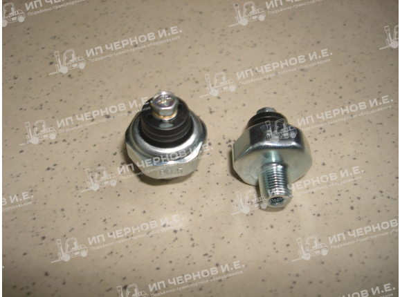 Датчик давления масла V2403