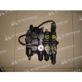 Распределитель гидравлики (3VS) Komatsu FG15T-20 (3 секции)