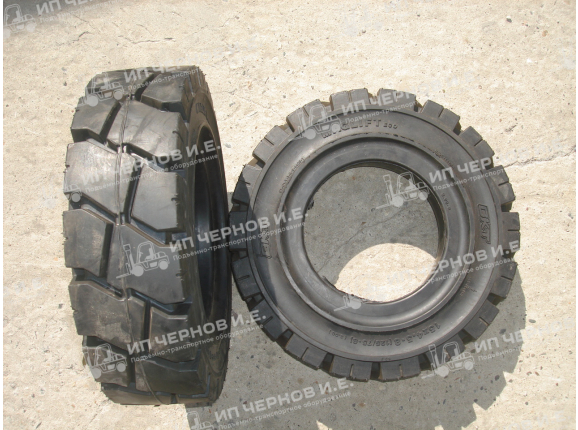 Шина массивная 15X4.5-8 (125/75-8, 15X4 1/2-8) 3.00D BKT MAGLIFT ECO EASYFIT 109A5/100A5