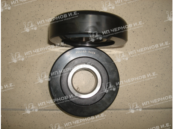 Ролик мачты 102,5х35х28/21 TCM FB15-V