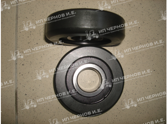 Ролик мачты 106х35х28 Nissan  M02/J02/L02/1F2