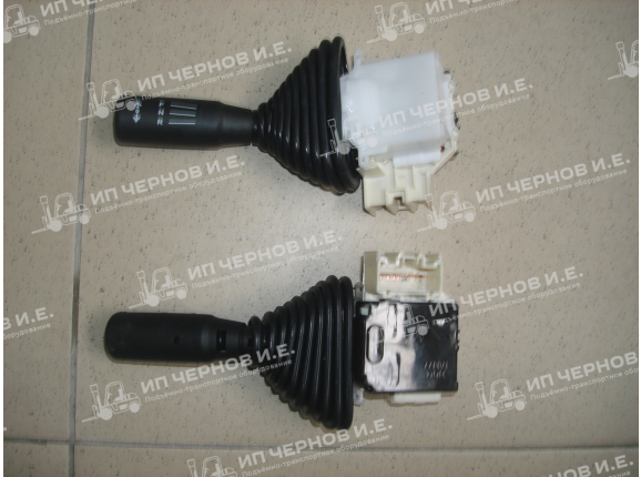 Переключатель направления движения Toyota 7FB10-30,7FBJ35,7FBCU15-55,7FBH10-25,7FBE10-20