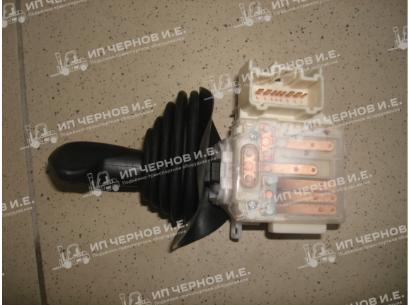 Переключатель направления движения Toy. 8FD10-30,8FG10-30,8FDN15-30,8FGN15-30,8FDU15-32,8FGU15-32,8FGCU20-32