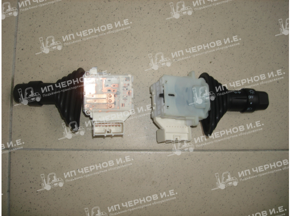 Переключатель света и поворотов Toyota 8FD10-30,8FDJ35,8FDU15-32,8FG10-30,8FGJ35,8FGU15-32,8FGCU15-32,8FBN15-30